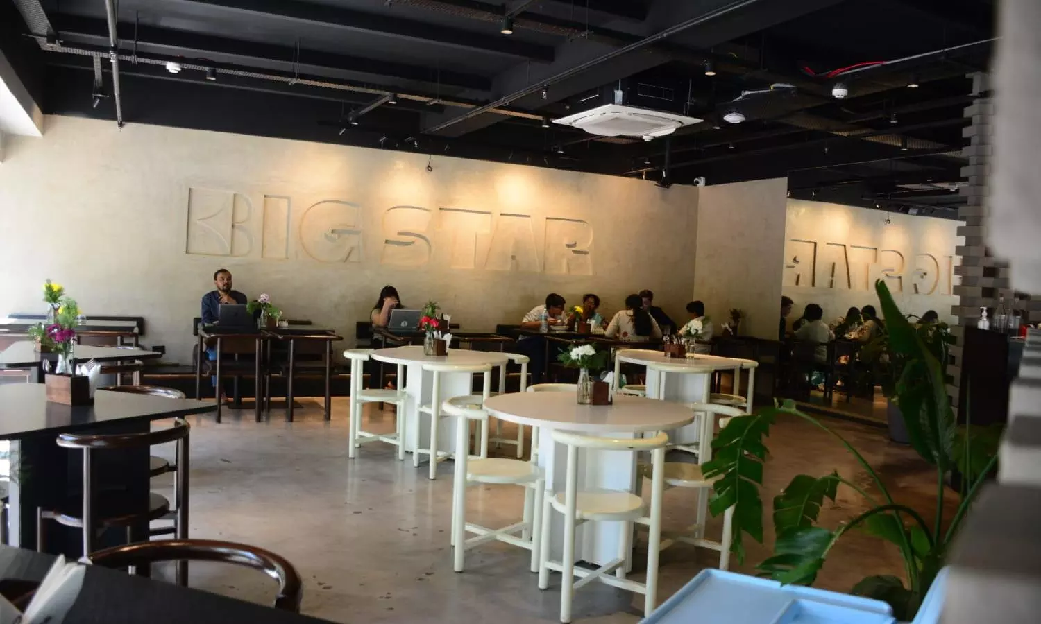 Financial District has a new swanky casual dining space – BigStar Cafe!