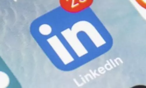 LinkedIn Sued For Disclosing Users Private Messages to Train AI Models