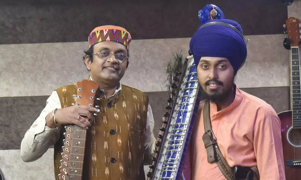 National Anthem Tribute Features Rare Mayur Veena National Anthem Tribute Features Rare Mayur Veena
