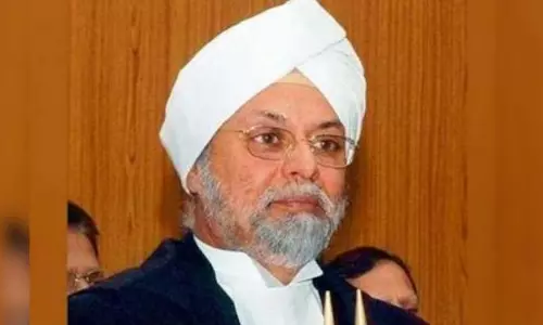 Padma awards to ex-CJI Khehar, Debroy
