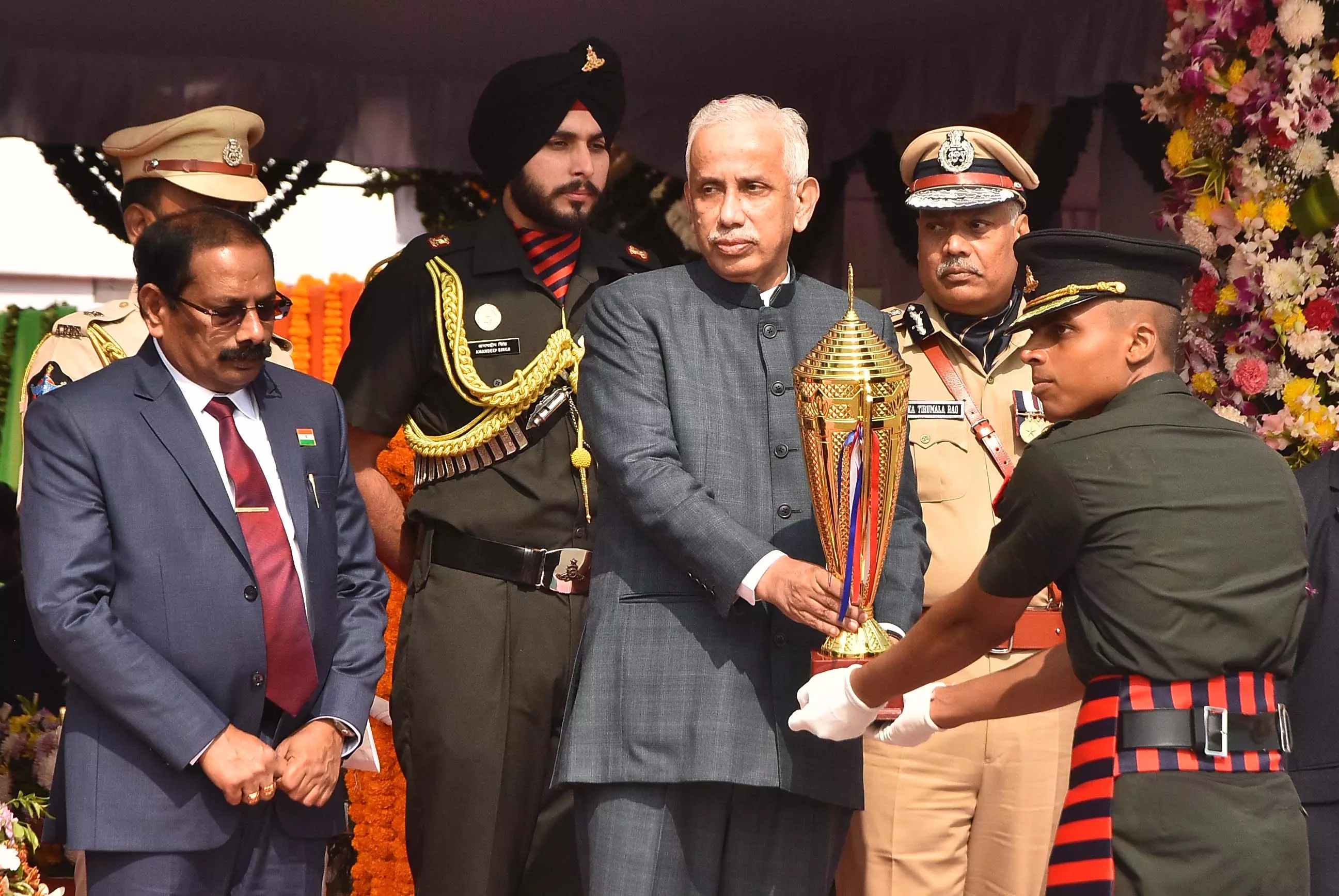 Alliance government working full throttle to boost APs growth, says governor Nazeer