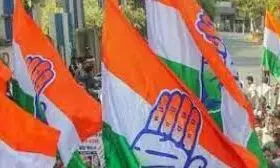 Cong hits back at Bandi’s comments about Gaddar