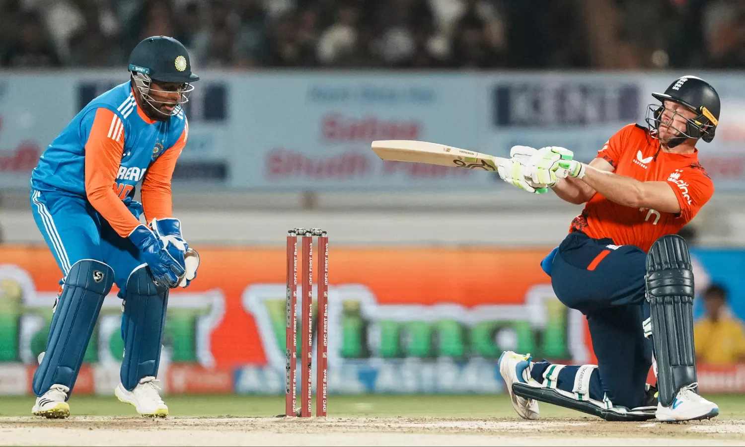 Watch: Sanju rolls like Dhoni! Helps SKY with a spot-on DRS call Watch: Sanju rolls like Dhoni! Helps SKY with a spot-on DRS call