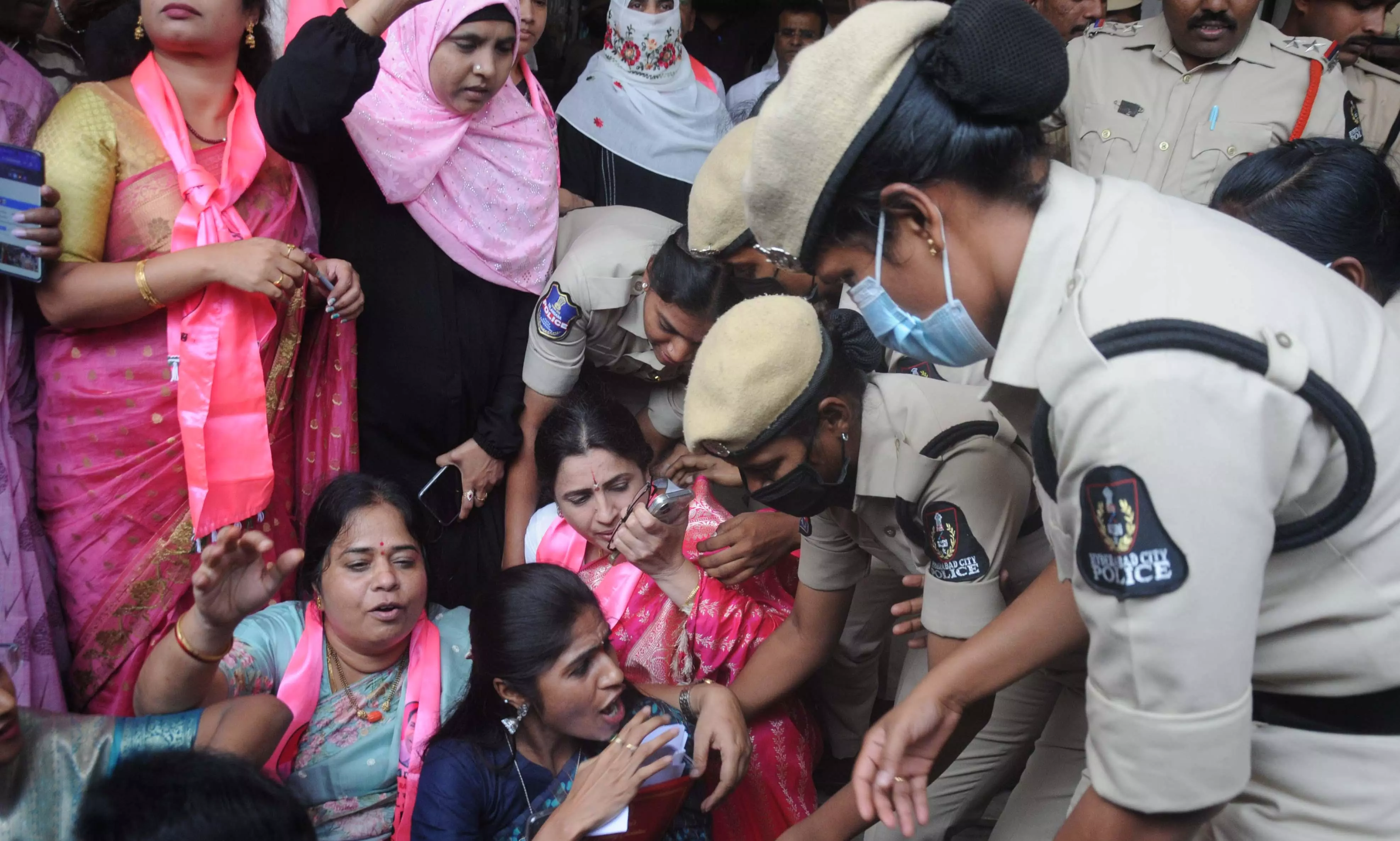 Cong. Corporators Foil BRS Bid to Disrupt GHMC Council Meeting on Budget