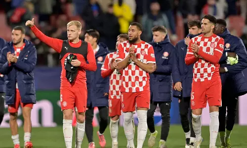 Man City, PSG stay alive in Champions League as Arsenal reach last 16