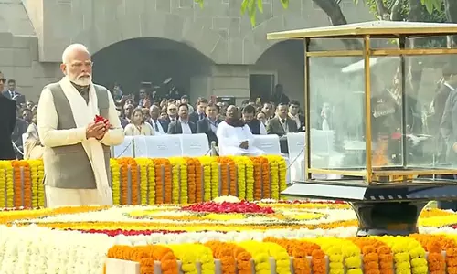 Modi Leads tributes to Mahatma Gandhi on death anniversary at Raj Ghat