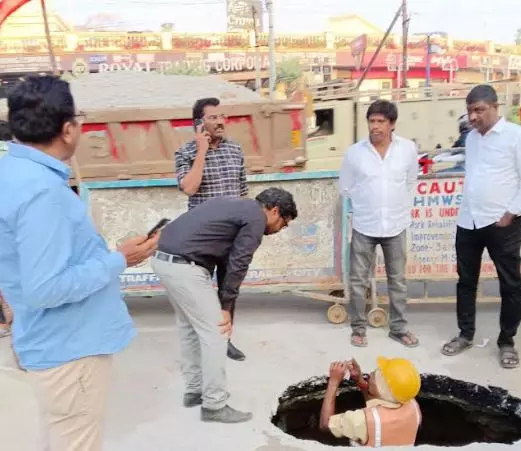 Pipeline sinks 3 metres in Bhojagutta, detected during tunnelling work Pipeline sinks 3 metres in Bhojagutta, detected during tunnelling work