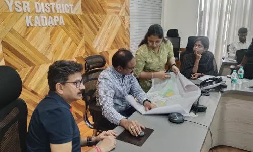 Oberoi Group executive meets collector on Gandikota project