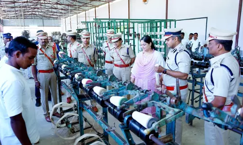 Nizamabad prison inmates to produce clothes, bedsheets from weaving unit