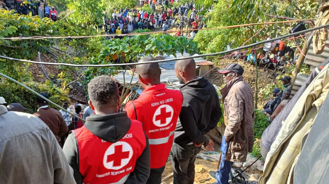 Kenya gold mine collapses trapping 12: police Kenya gold mine collapses trapping 12: police