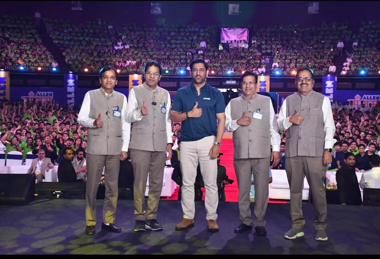 MS Dhoni Inspires 3.5 Lakh Students at Summit by Allen
