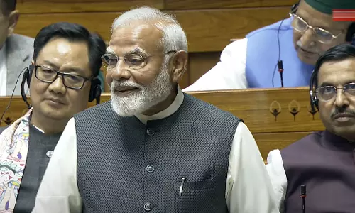 Modi attacks Kejriwal over no Central schemes in Delhi