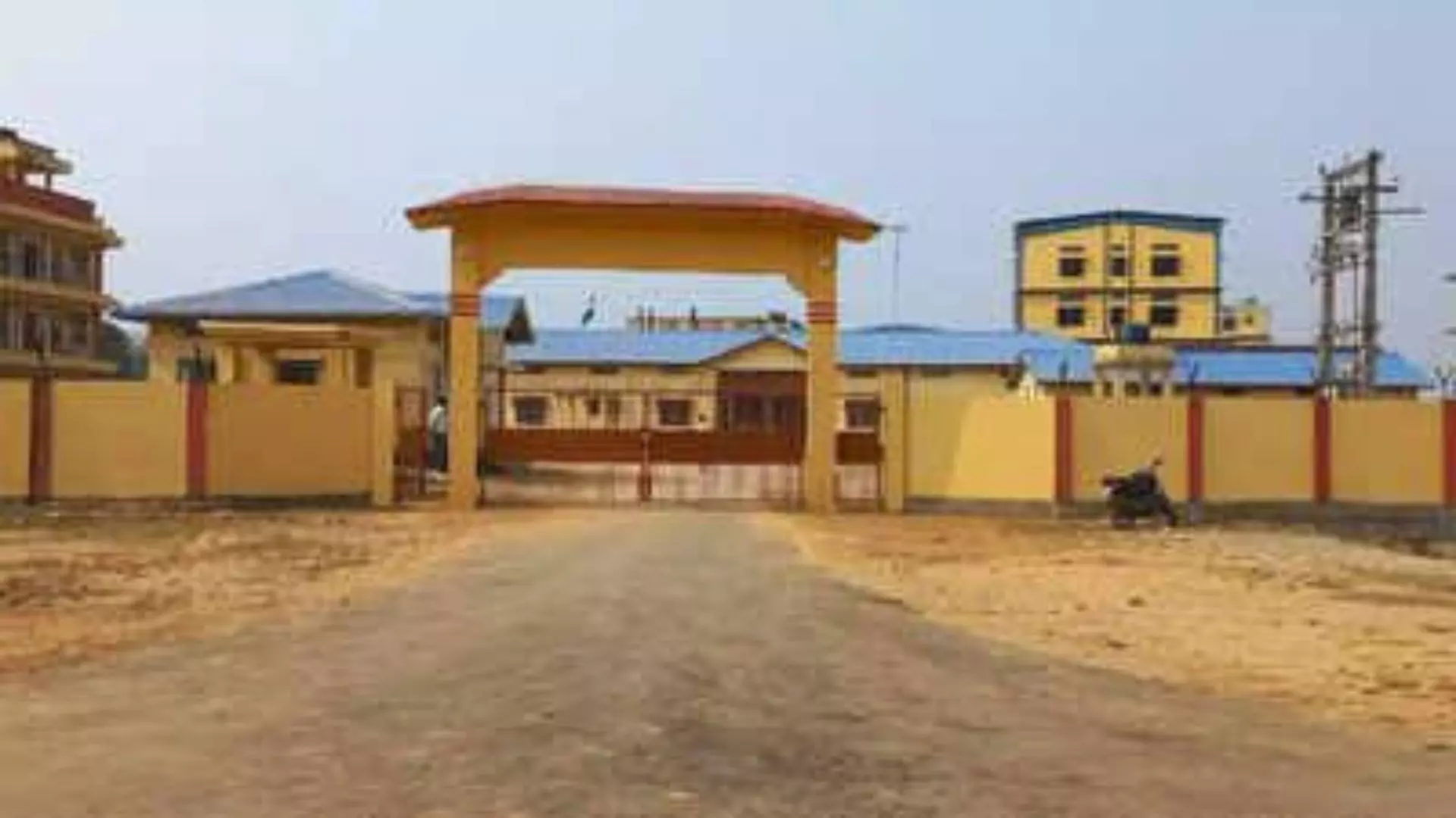 SC raps Assam govt over detention of foreigners