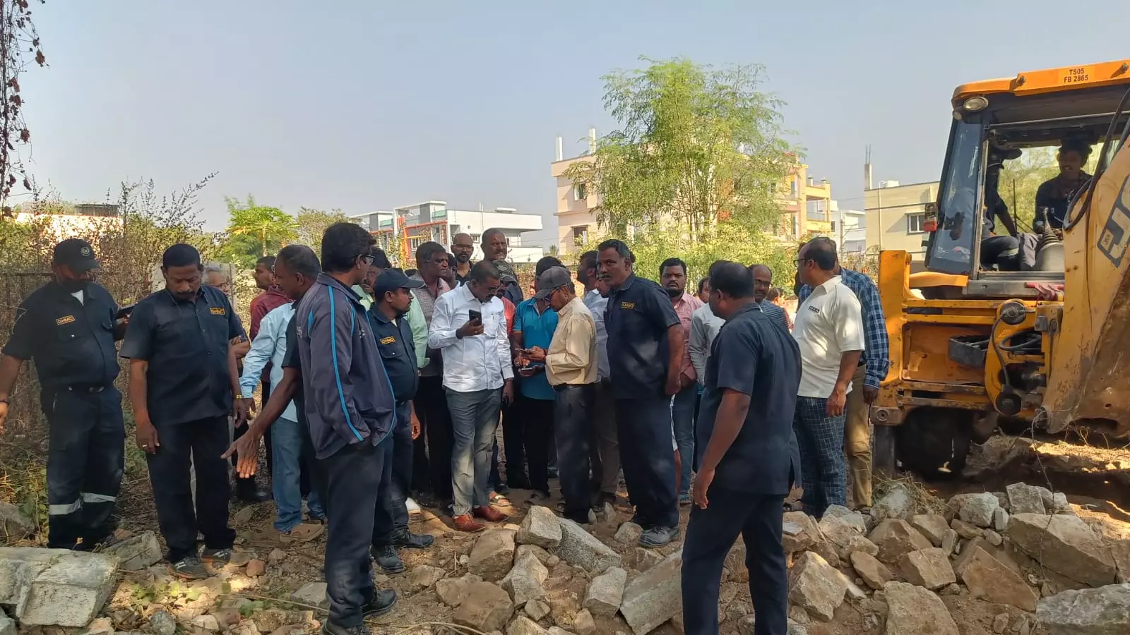 HYDRAA removes illegal walls blocking roads