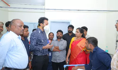 Home Minister Visits Gas Leak Victims