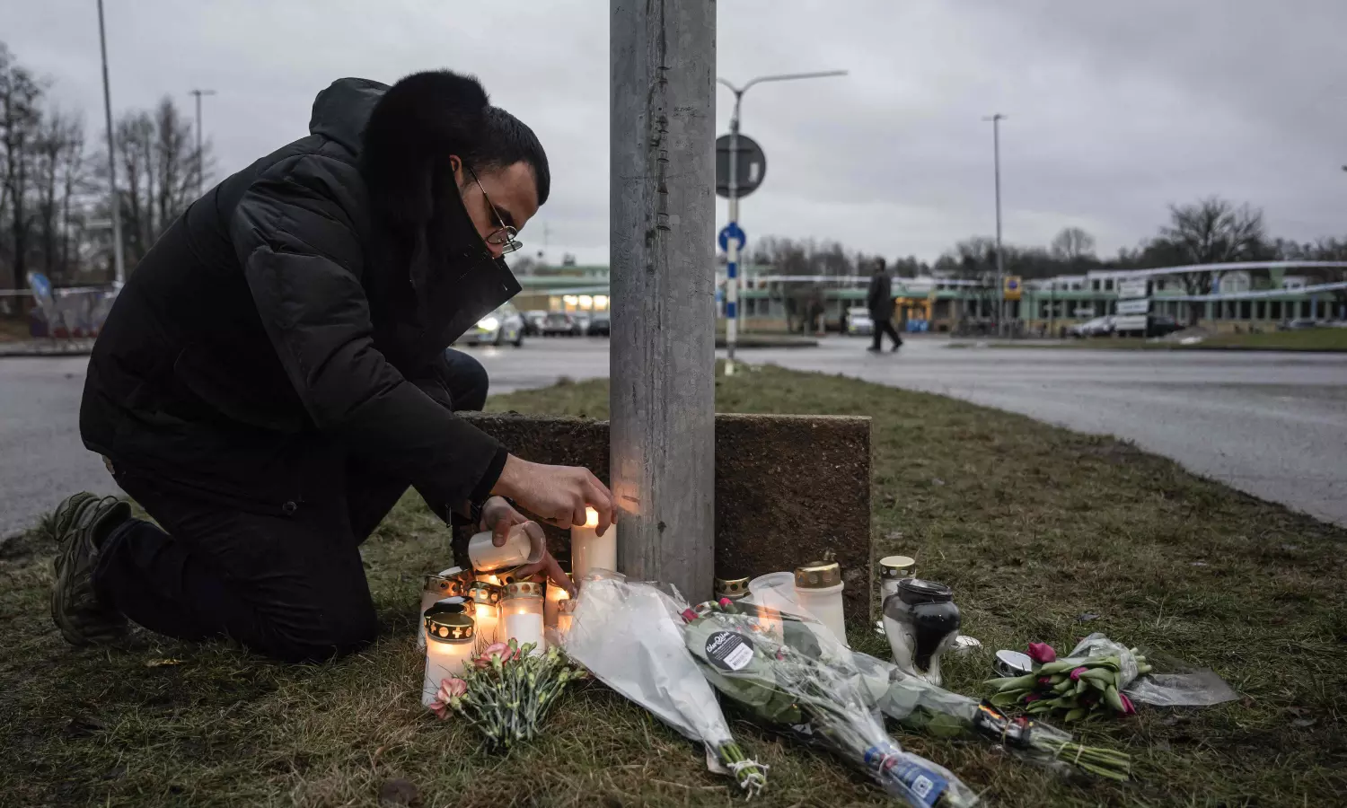 Swedens worst mass shooting leaves at least 11 dead, including the gunman