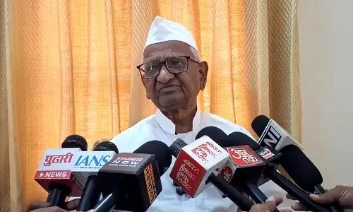 Anna Hazare Blames AAP’s Defeat on Liquor Policy