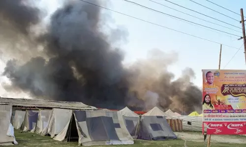 Fire Breaks Out in Tent at Maha Kumbh, No Casualties