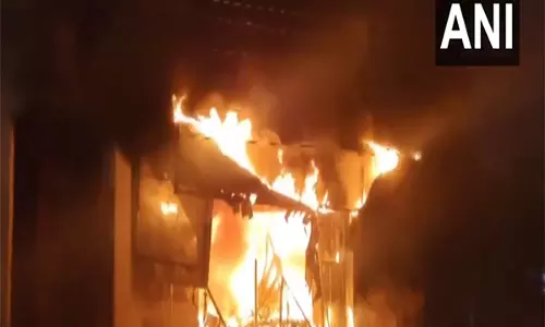 Uttar Pradesh: Blaze breaks out at electronics shop in Ghazipur