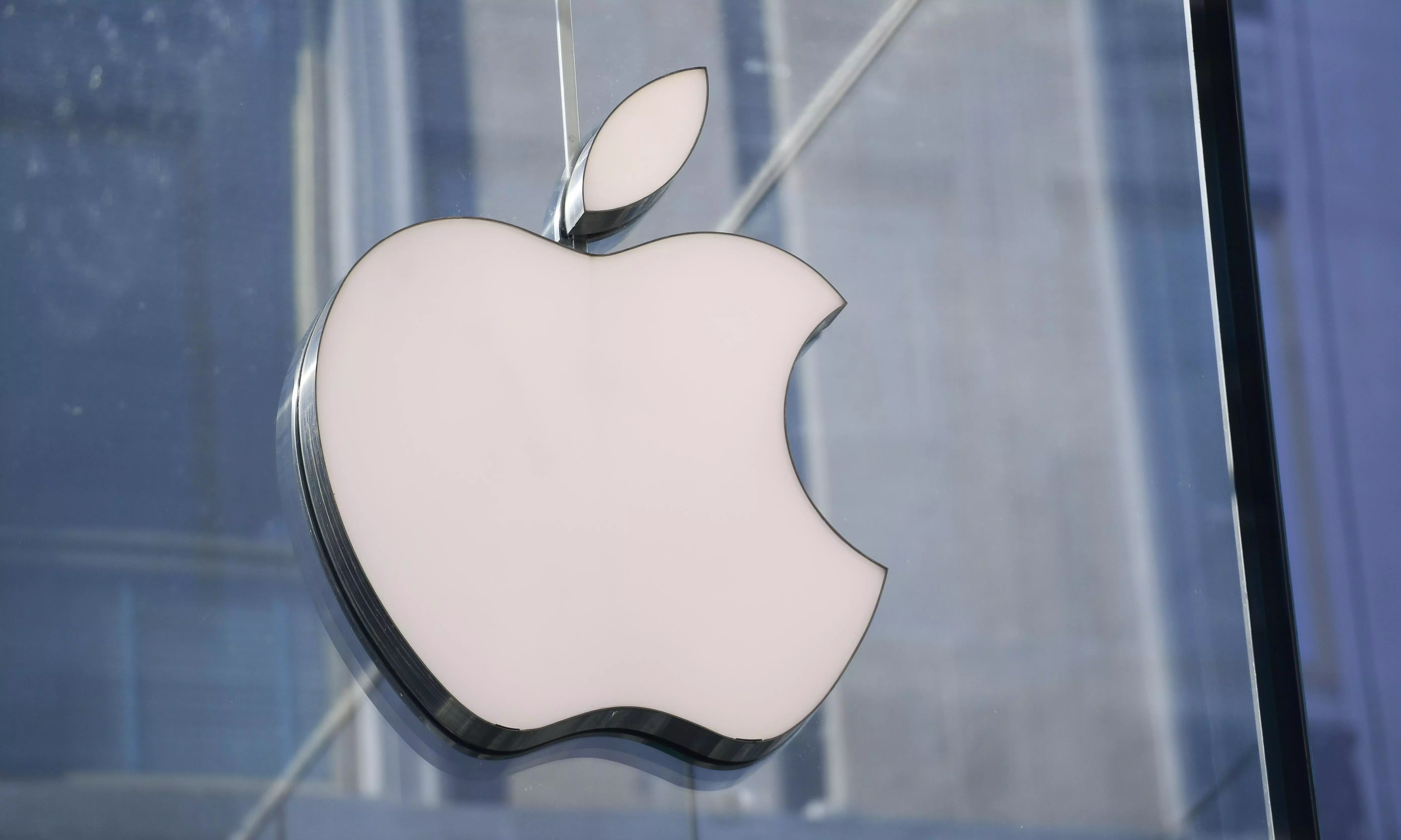 Apple Partners With Alibaba To Roll Out AI Features For iPhones in China: Report Apple Partners With Alibaba To Roll Out AI Features For iPhones in China: Report