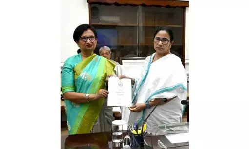 West Bengal Budget Promises 4% DA Hike, Announces Public Welfare Projects West Bengal Budget Promises 4% DA Hike, Announces Public Welfare Projects