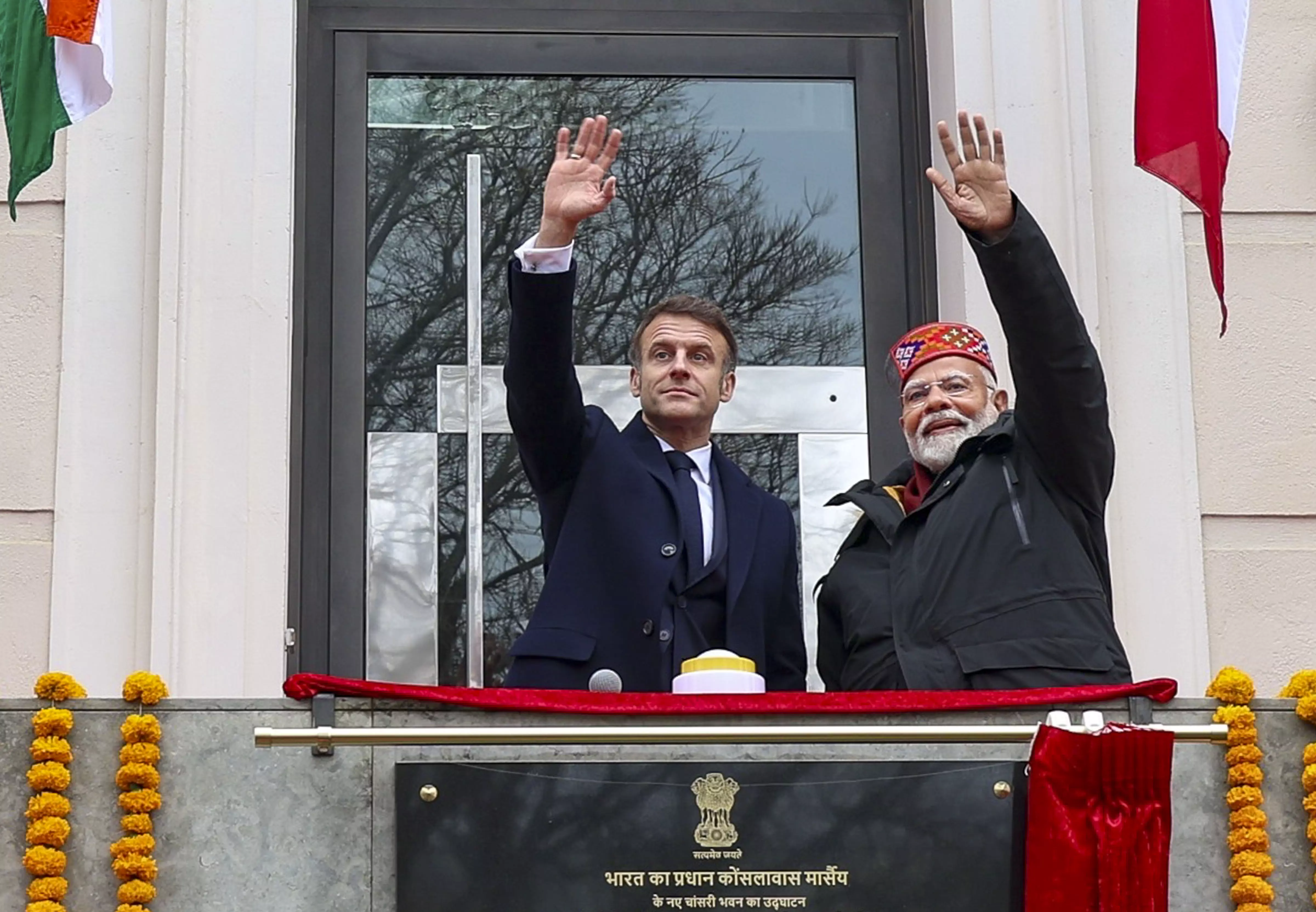 India, France finalise 10 deals India, France finalise 10 deals