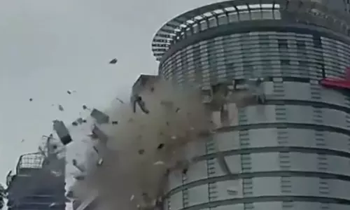 Taiwan Department Store Explosion Kills One, Injures 10