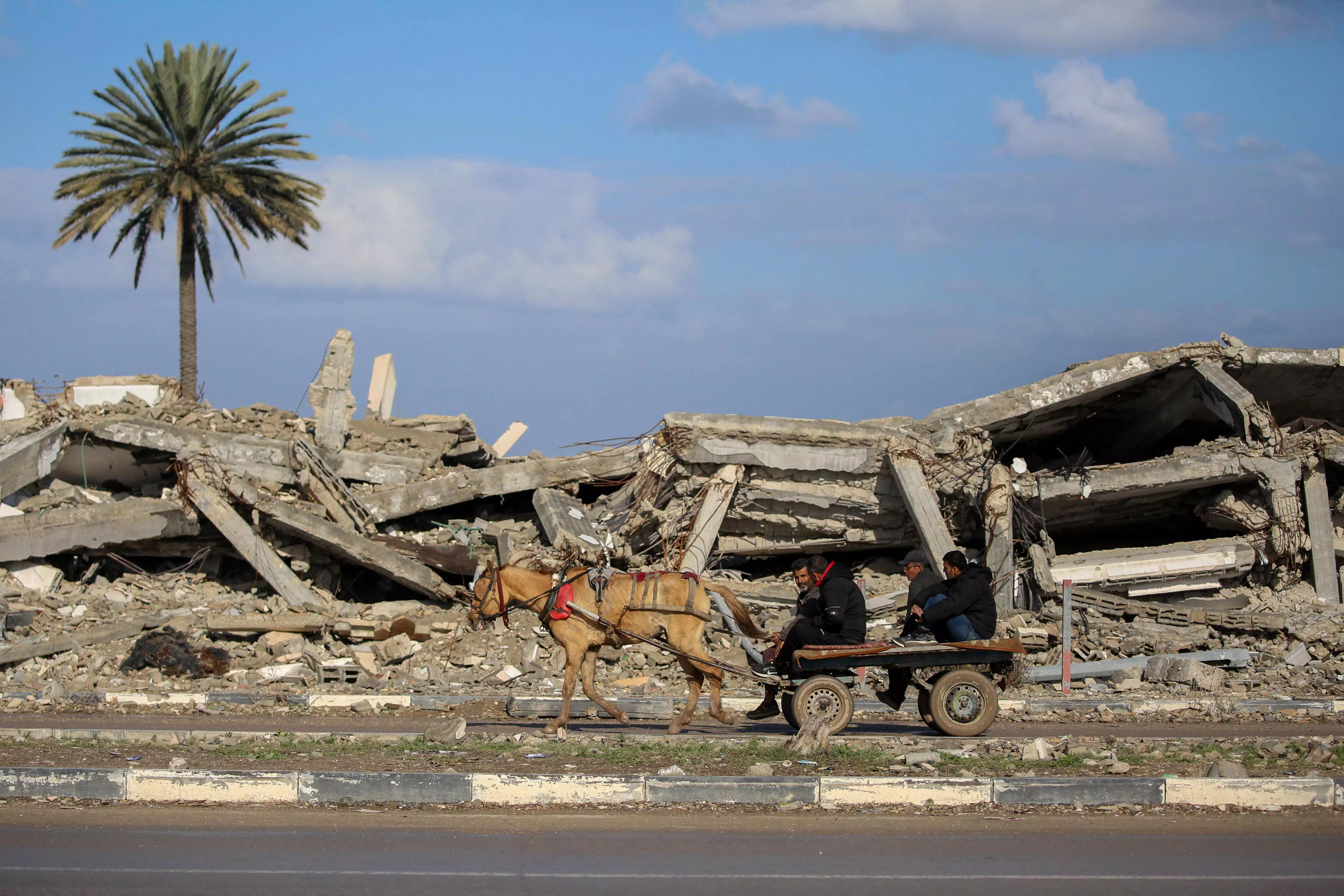 Israel says Hamas must free three living hostages this weekend Israel says Hamas must free three living hostages this weekend
