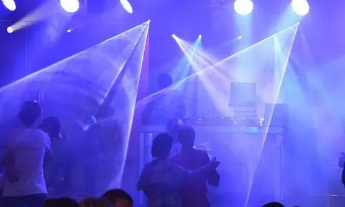 Police raid pub in JH, one tests positive for drugs