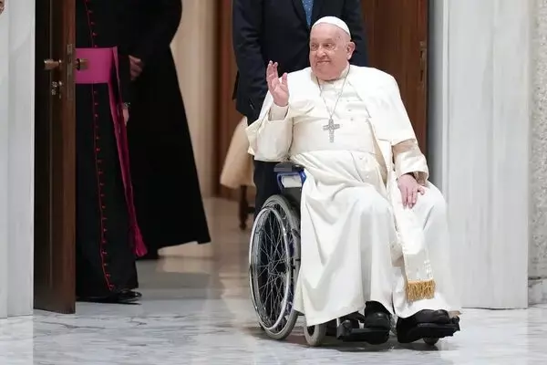 Pope Francis in Critical Condition After Respiratory Crisis Pope Francis in Critical Condition After Respiratory Crisis