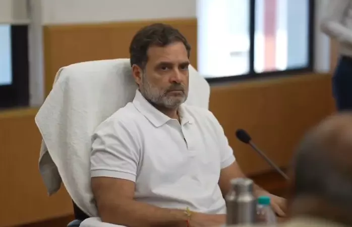 SC Censures Rahul on Savarkar Remark