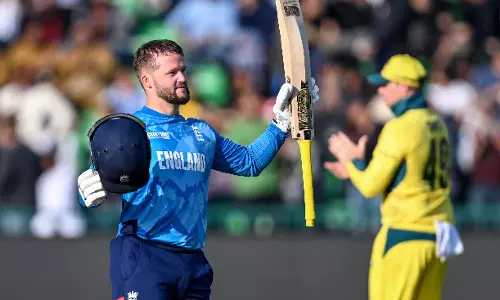 Duckett stands tall with career-best 165 as England post 351/8 vs Australia