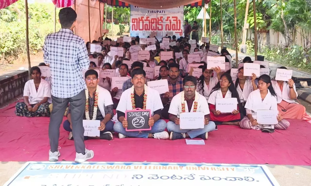 SVVU students-government standoff continues for 24th day