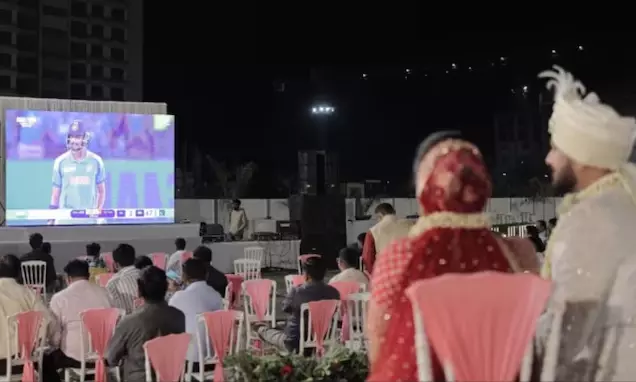 Cricket Fever: Gujarat Couple Pauses Wedding Rituals for India-Pakistan Match