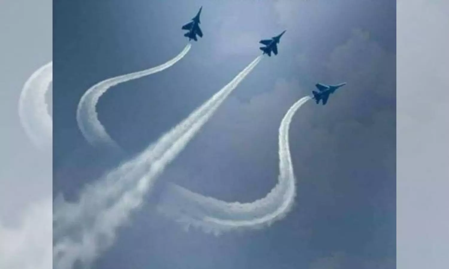 Fact Check: Old Photo Falsely Shared as IAF’s Trishul Maneuver in Prayagraj Fact Check: Old Photo Falsely Shared as IAF’s Trishul Maneuver in Prayagraj