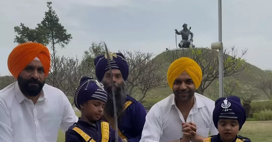 Nihangs Bless Zee Studios’ Shaunki Sardar Shoot, Adding Cultural Reverence