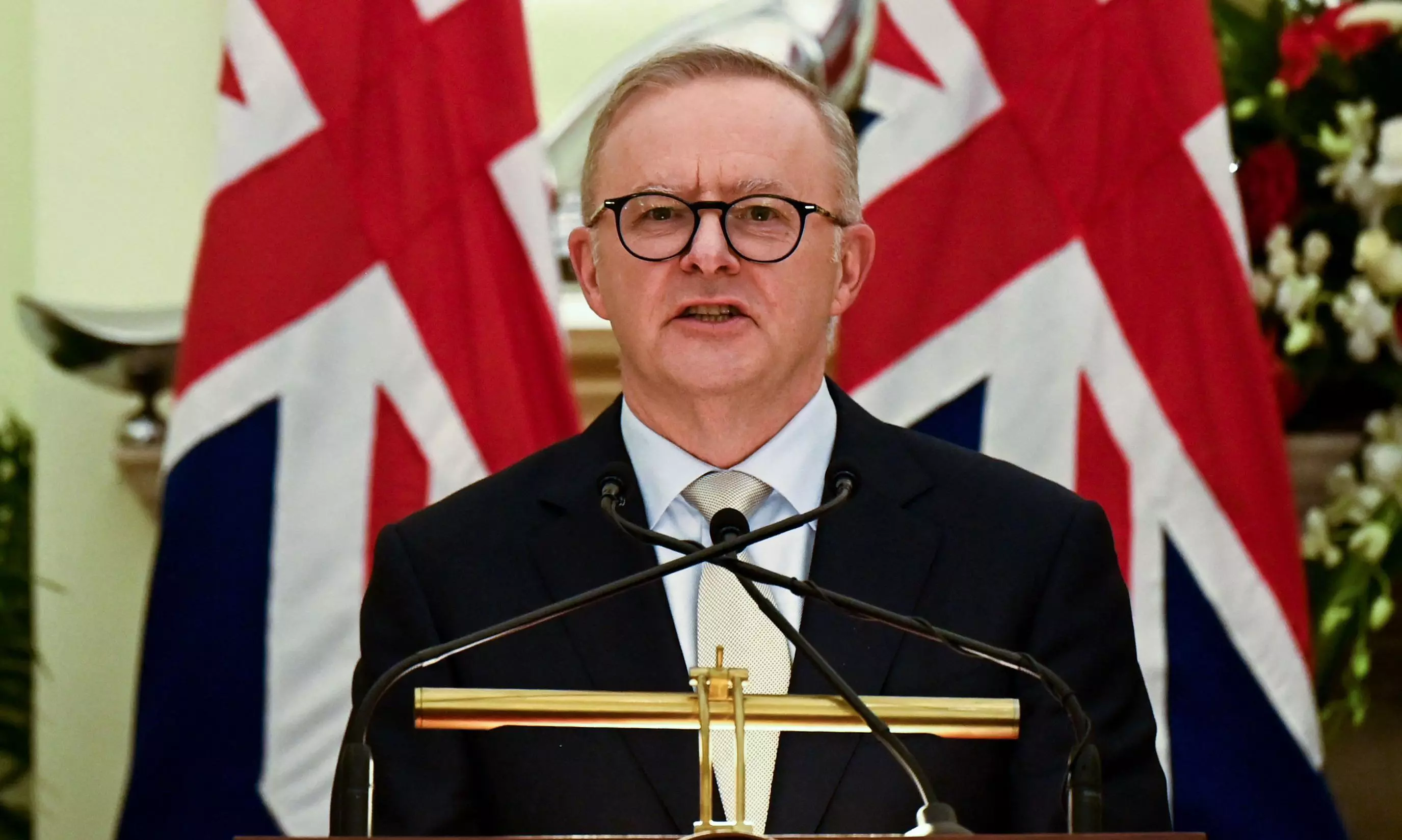 Australia will stand with Ukraine after White House row