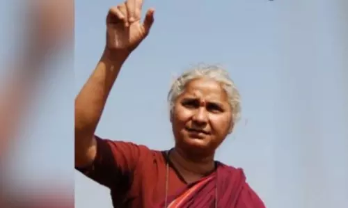 Medha Patkar’s visit creates flutter Medha Patkar’s visit creates flutter