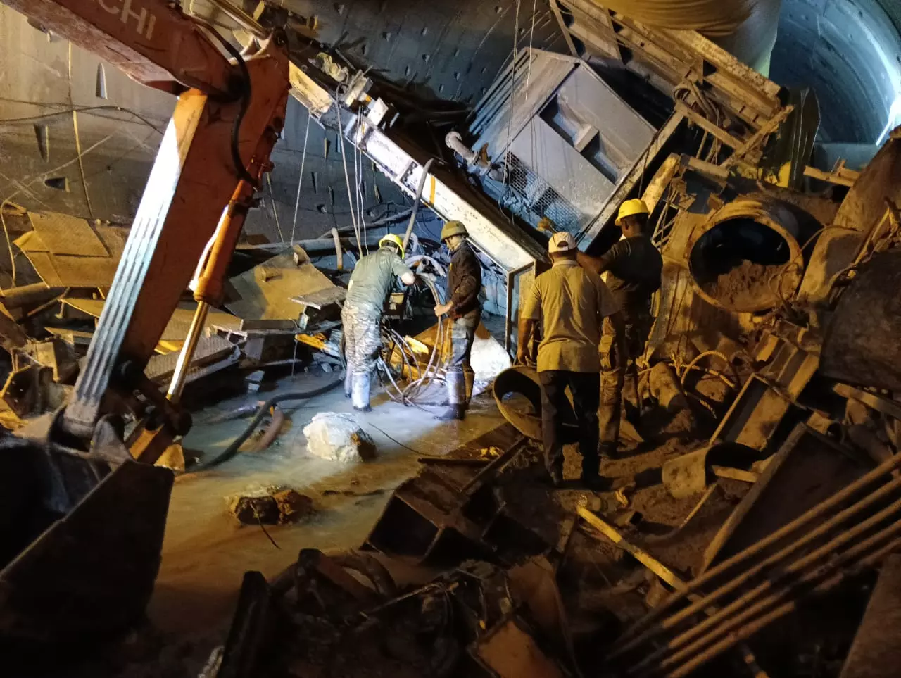 Army and other multiple agencies continue rescue operations in SLBC tunnel Army and other multiple agencies continue rescue operations in SLBC tunnel