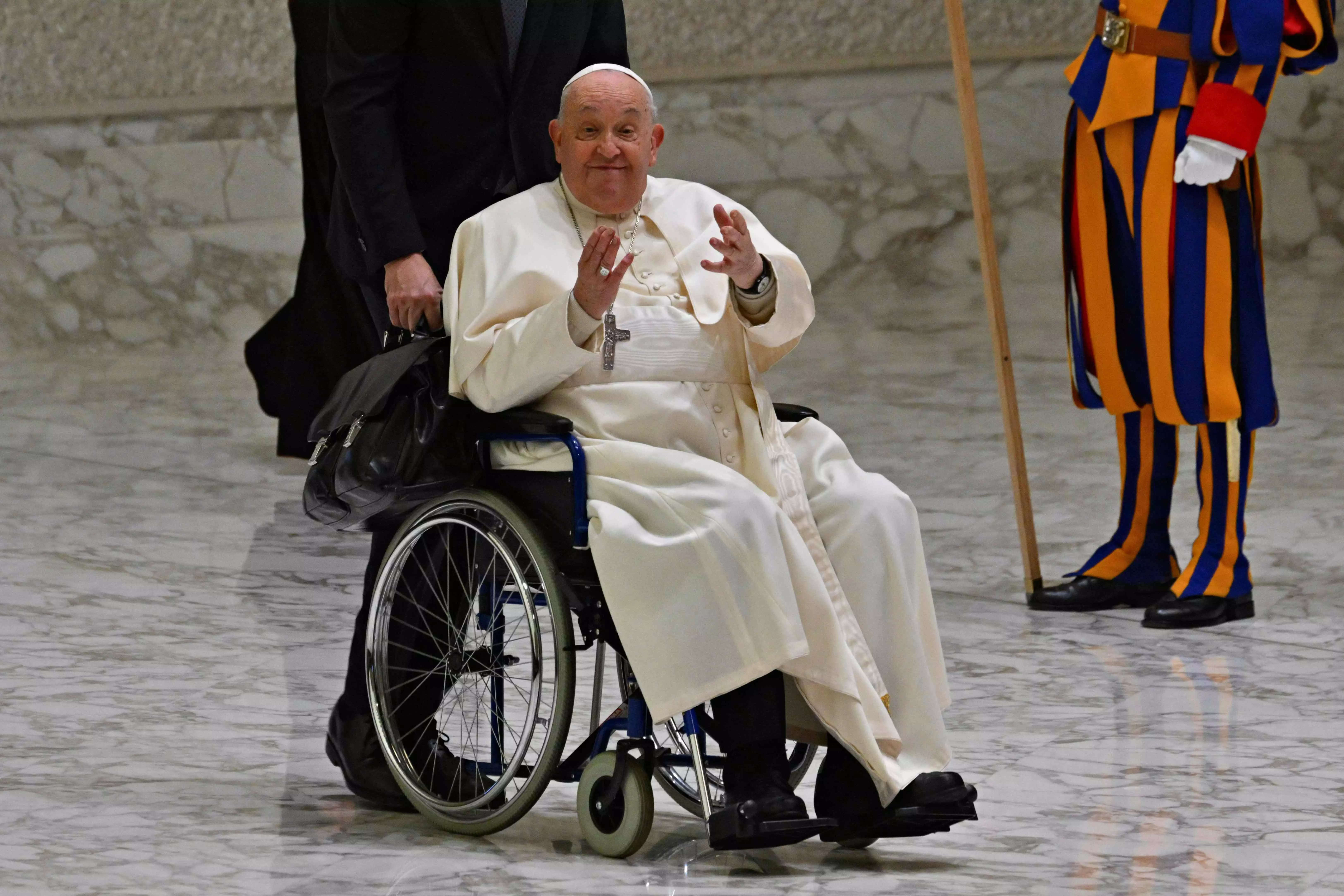 Pope Francis records audio greeting from hospital to thank people for their prayers Pope Francis records audio greeting from hospital to thank people for their prayers