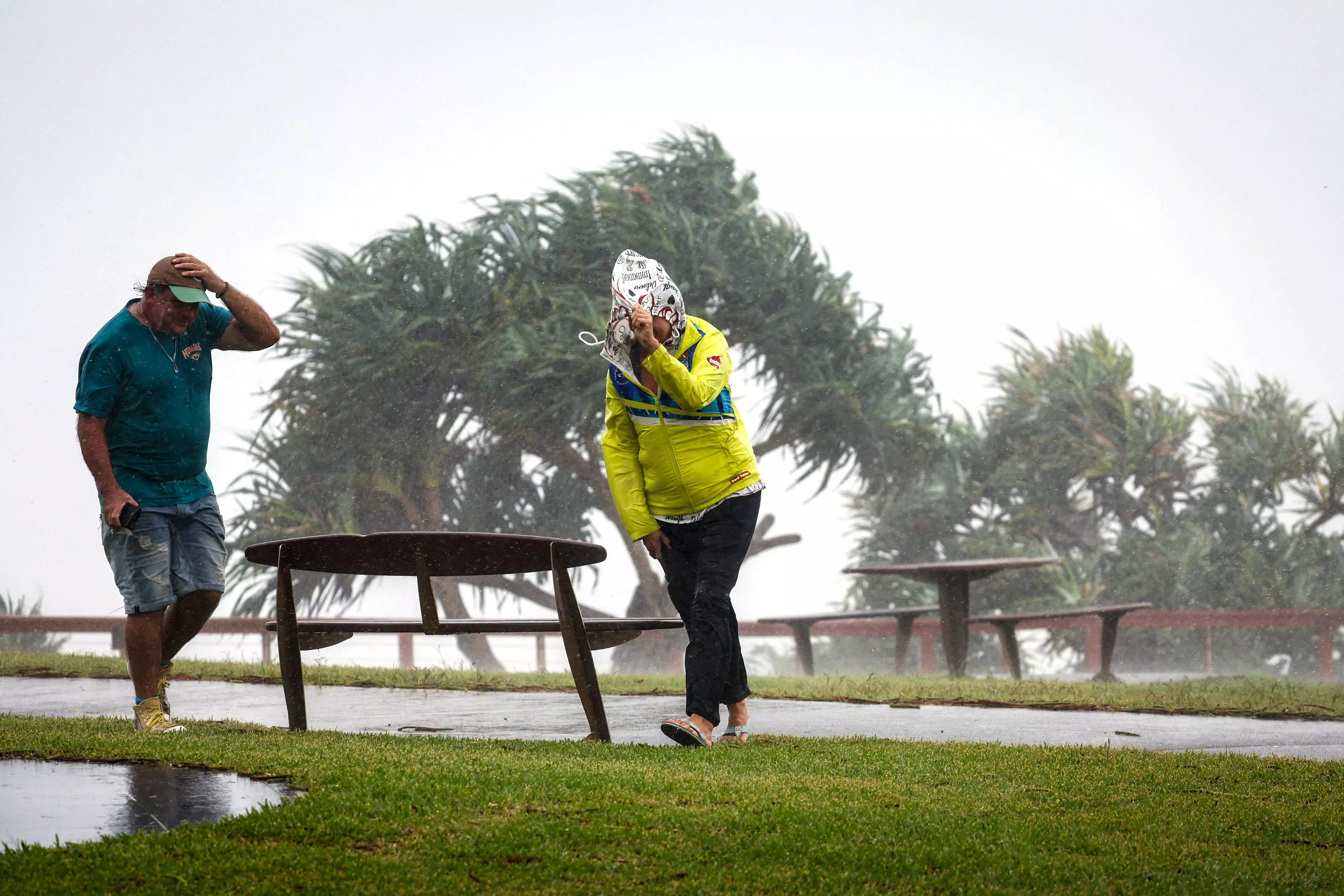 Australians told prepare for worst as tropical cyclone nears