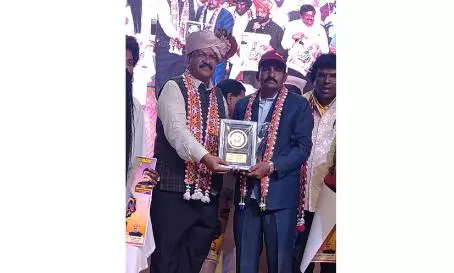 Pawar Mohan Naik Gets Sant Sevalal Award Pawar Mohan Naik Gets Sant Sevalal Award