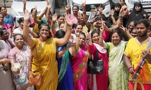 Andhra leaders extend Womens Day greetings