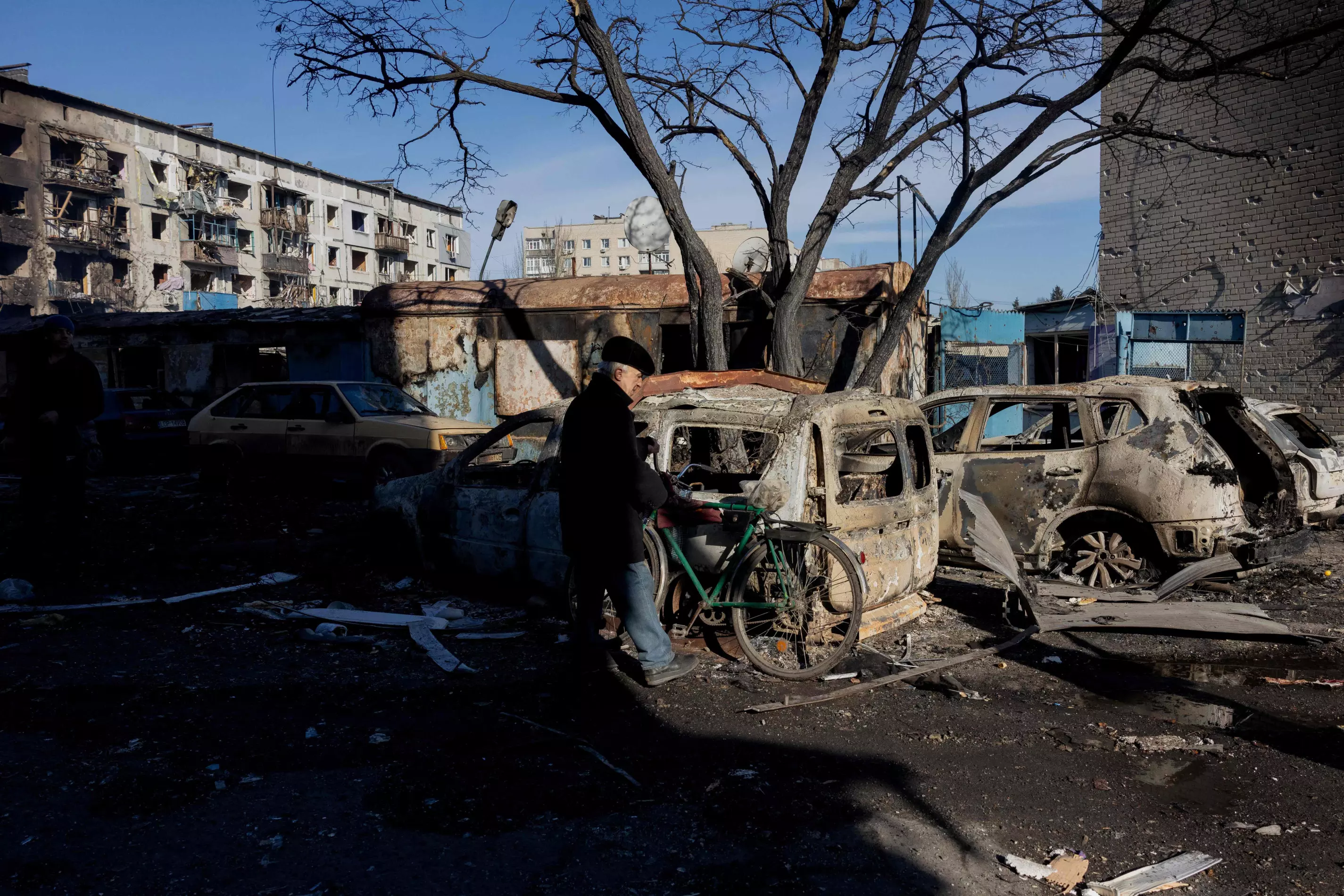 Russia claims gains in Kursk as Zelensky says committed to talks