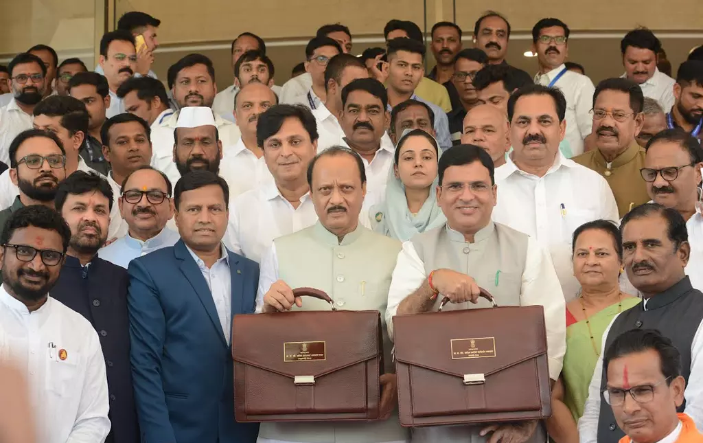 Pawar presents Rs 7.20 lakh crore state budget, proposes 7 ‘growth hubs’ in MMR Pawar presents Rs 7.20 lakh crore state budget, proposes 7 ‘growth hubs’ in MMR