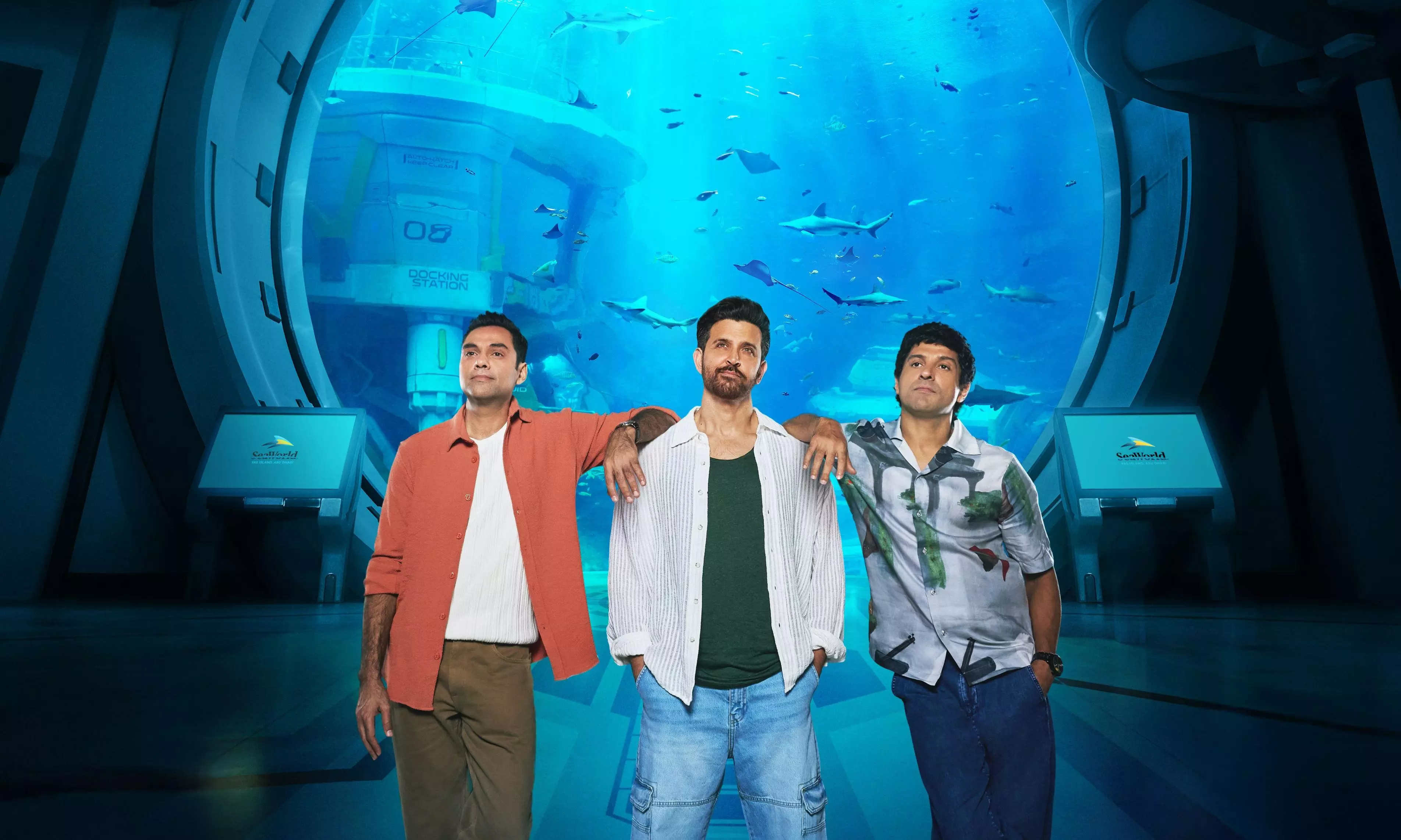 Farhan Dares Hrithik to Take the Plunge with Sharks at SeaWorld Yas Island! Farhan Dares Hrithik to Take the Plunge with Sharks at SeaWorld Yas Island!