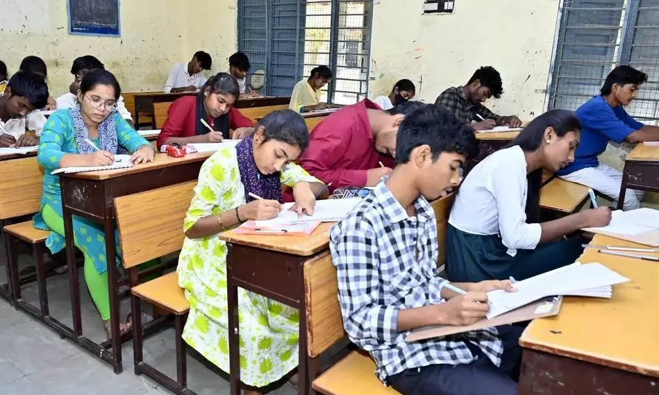Students try to cope with marks-based scoring system Students try to cope with marks-based scoring system