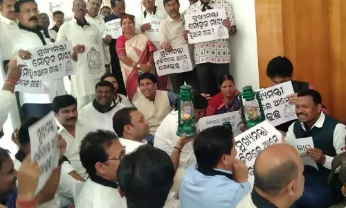 Chaos in Odisha Assembly as BJP, Congress Members Scuffle
