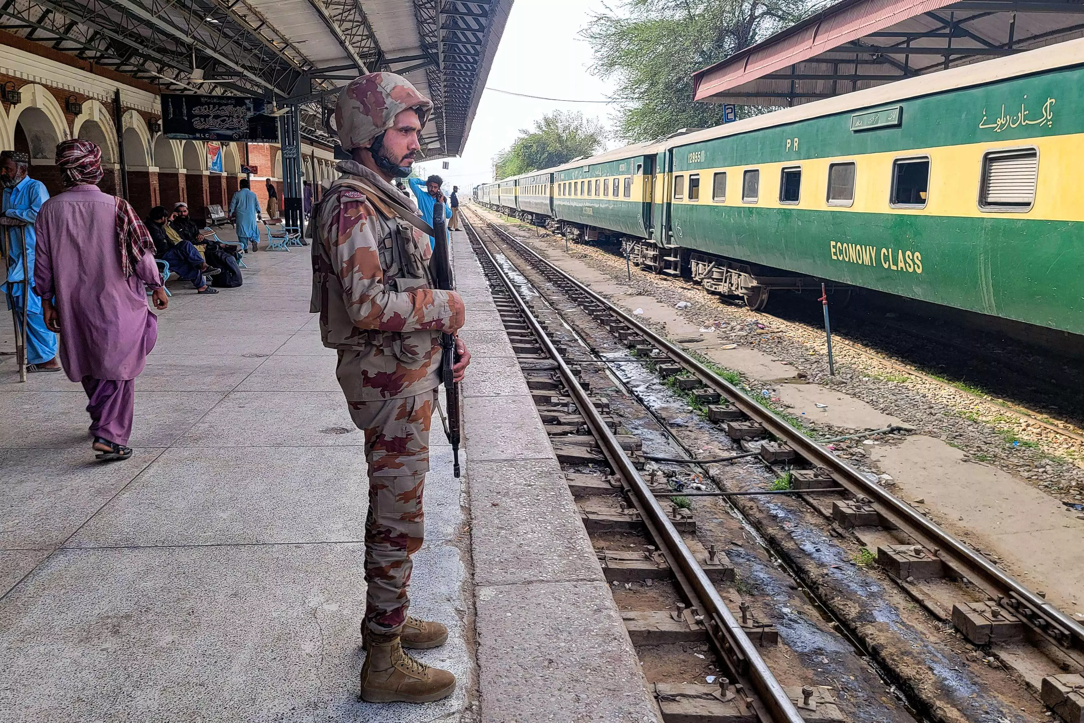 Pakistan train attack: 27 terrorists killed, 155 passengers rescued