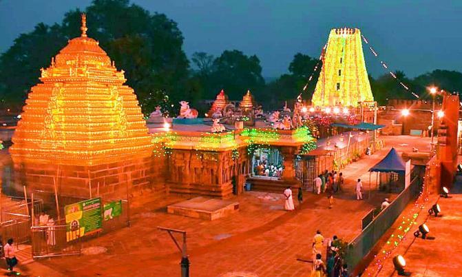 Srisailam Temple and Scenic Spots Draw Holiday Crowds